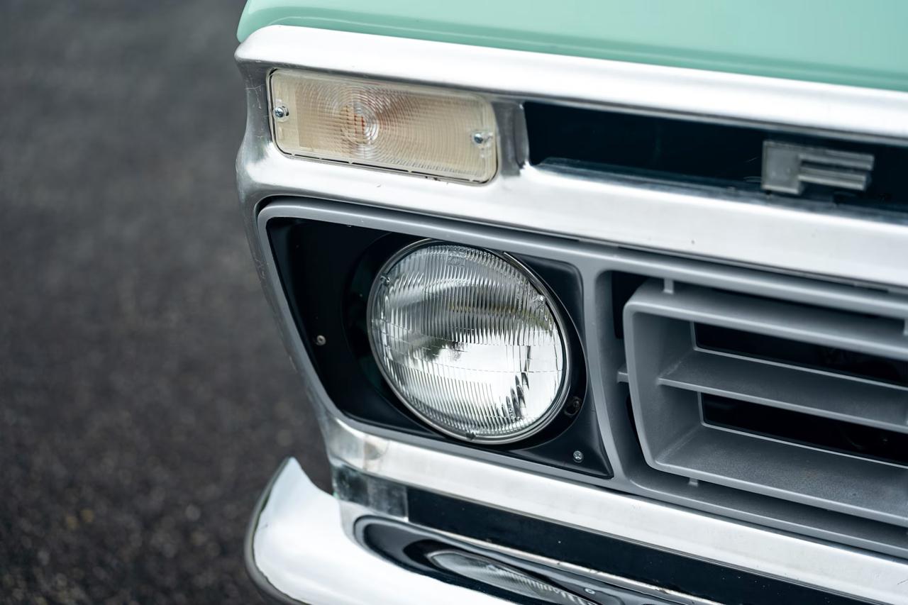 Ford F-100  1977