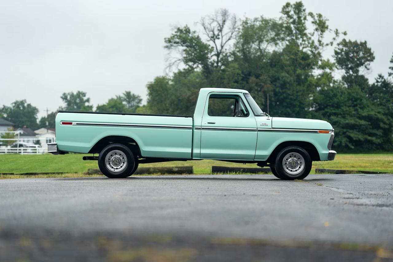 Ford F-100  1977