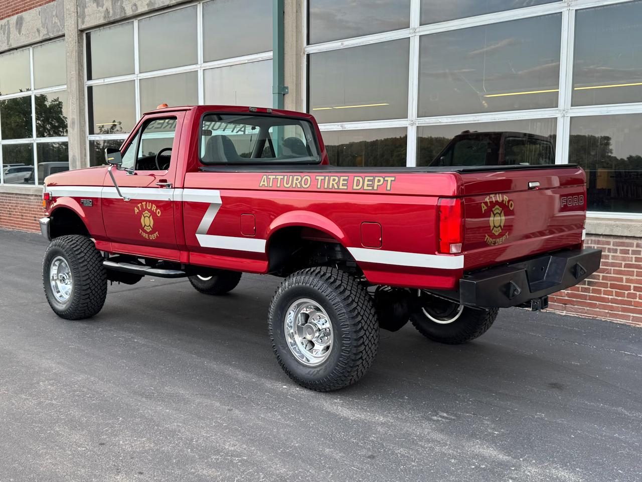 Ford F-350 Reg Cab 133.0" WB 4WD 1997