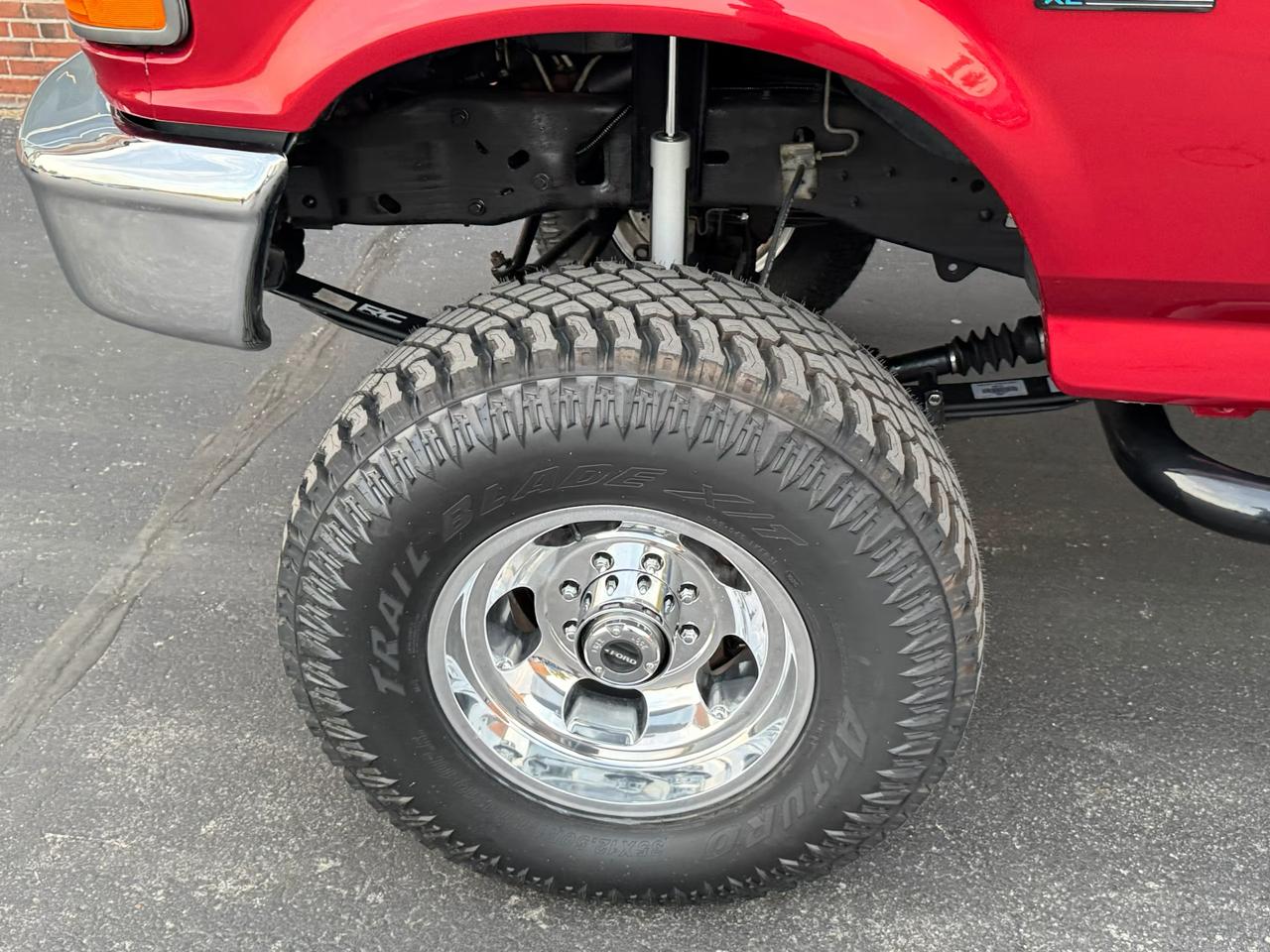 Ford F-350 Reg Cab 133.0" WB 4WD 1997