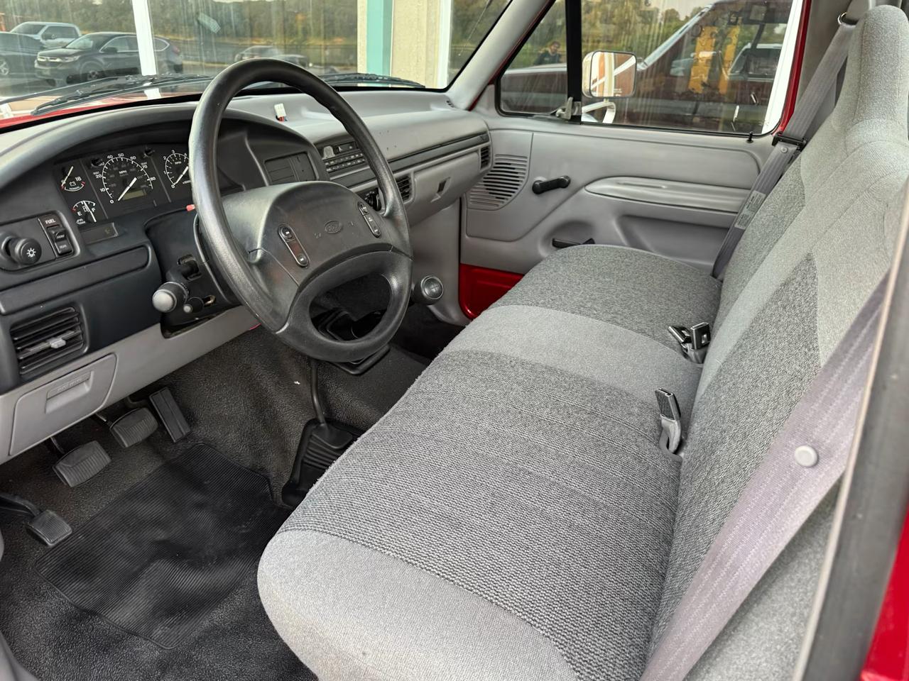Ford F-350 Reg Cab 133.0" WB 4WD 1997
