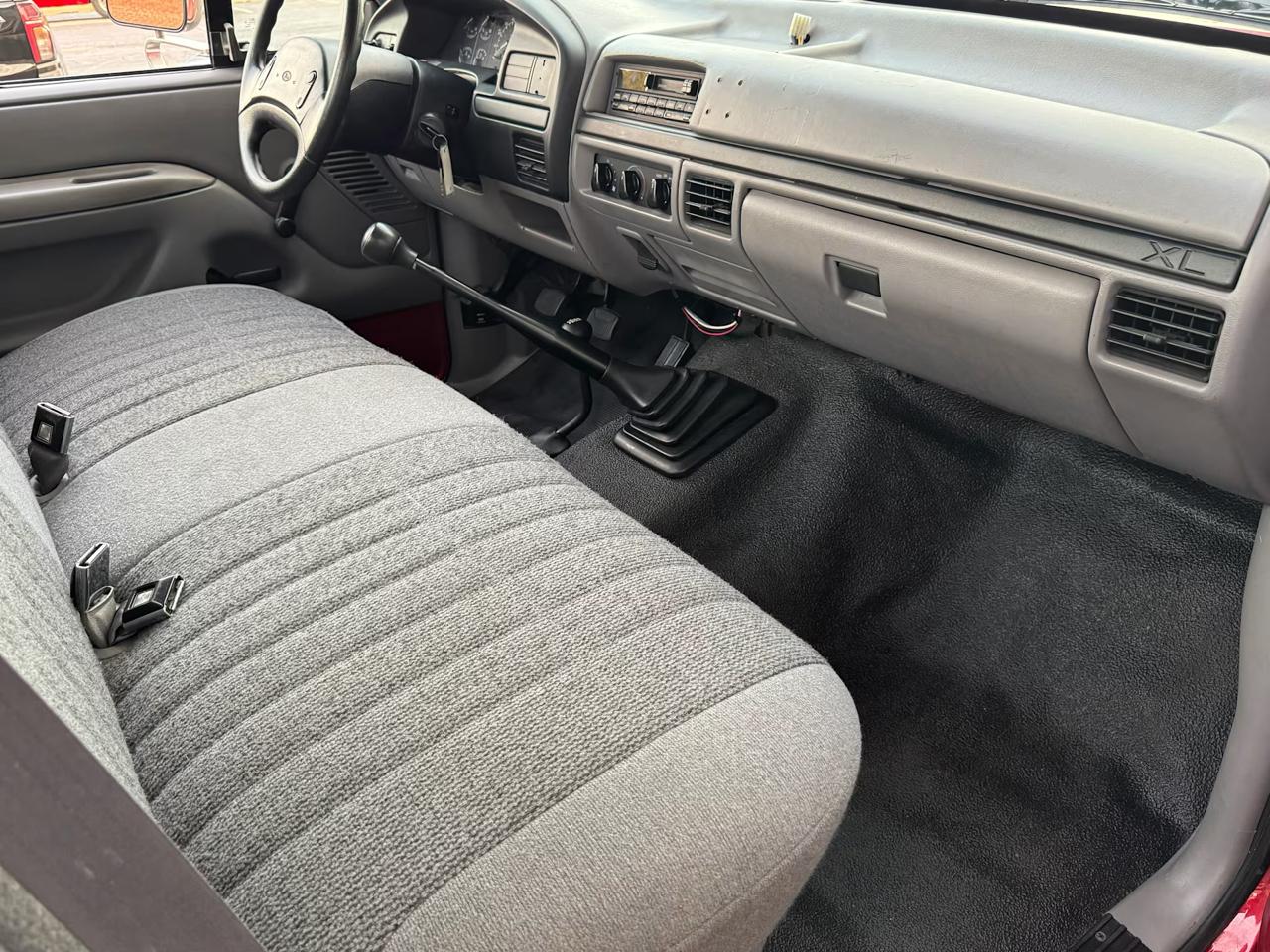 Ford F-350 Reg Cab 133.0" WB 4WD 1997