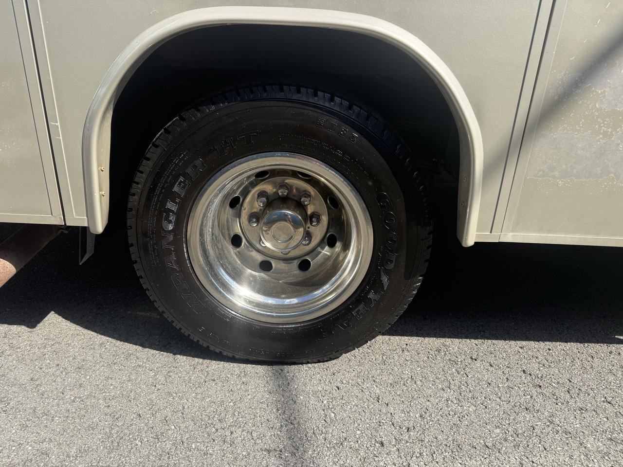 Ford Econoline Commercial Cutaway E-450 Super Duty 158" WB DRW 2003