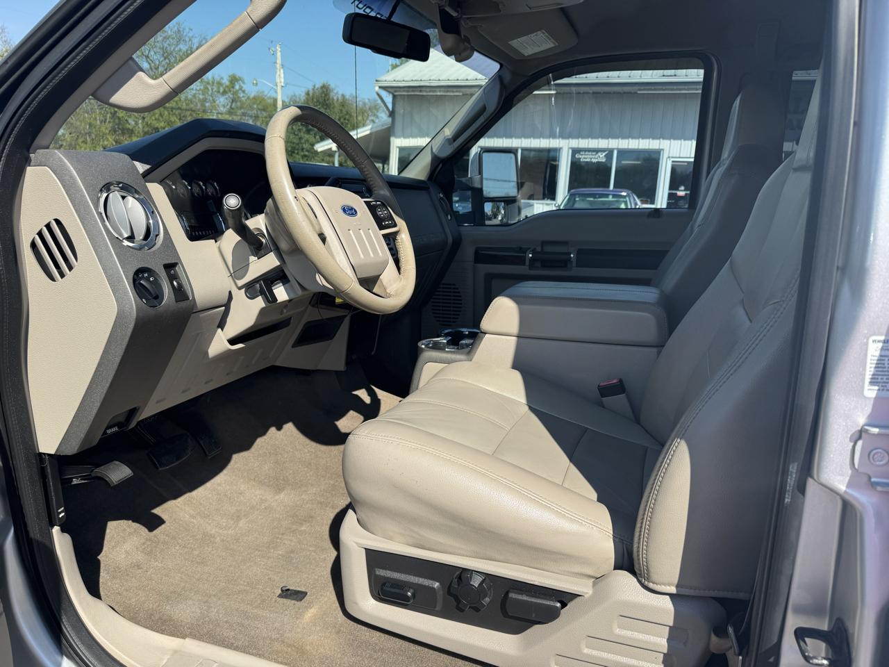 Ford Super Duty F-450 DRW 2WD Crew Cab 172" XL 2010