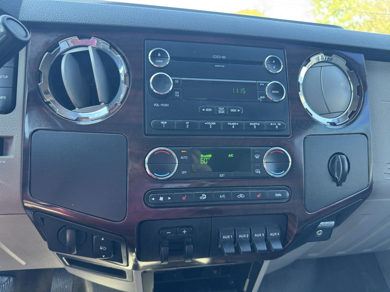 Ford Super Duty F-450 DRW 2WD Crew Cab 172" XL 2010