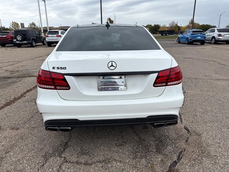 2014 Mercedes Benz E Sedan 4MATIC photo 4