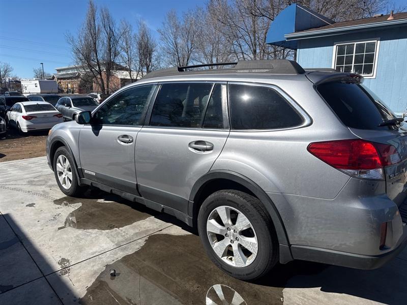 Subaru Outback 2.5i Limited 2010