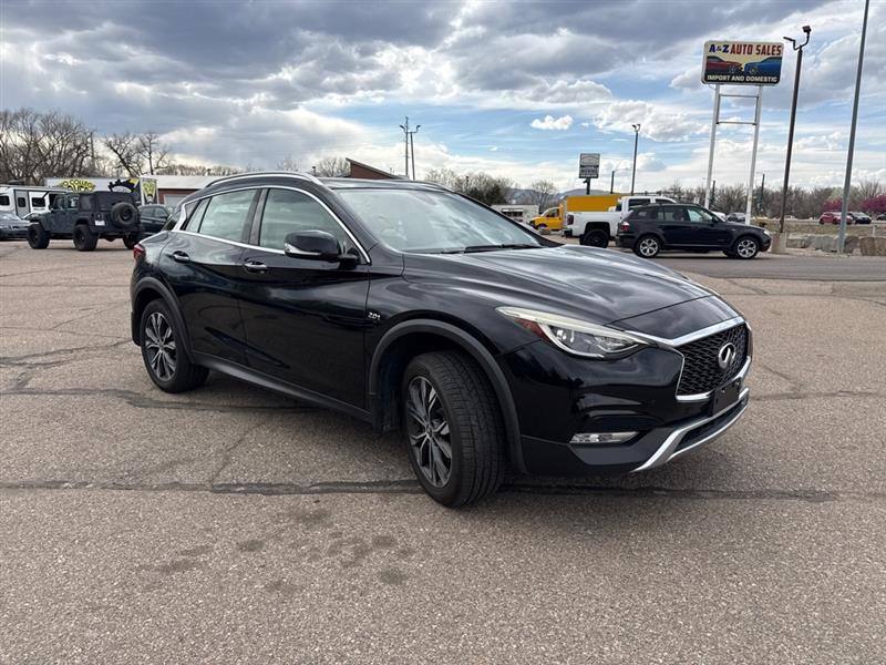 Infiniti QX30 Luxury AWD 2017