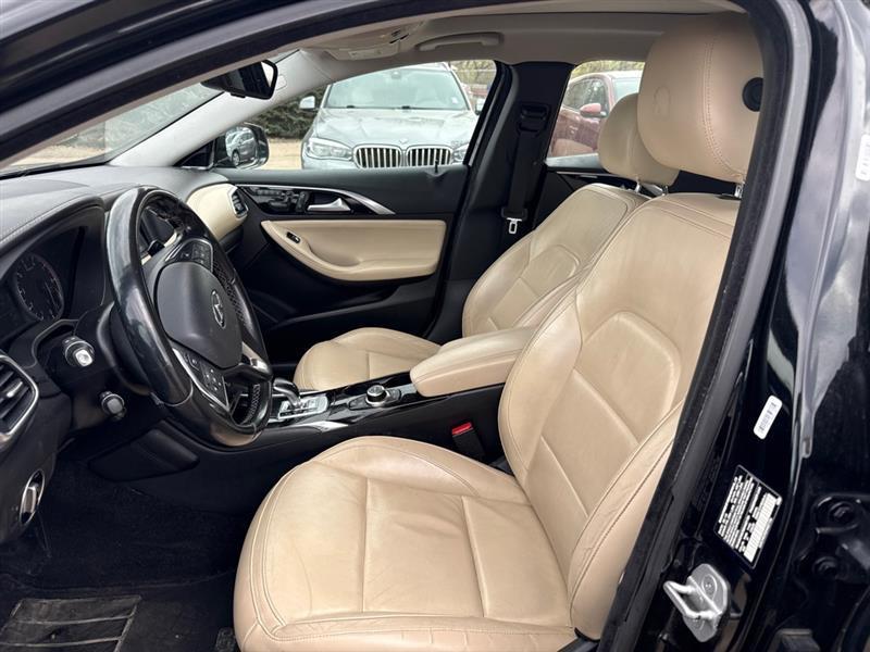 Infiniti QX30 Luxury AWD 2017