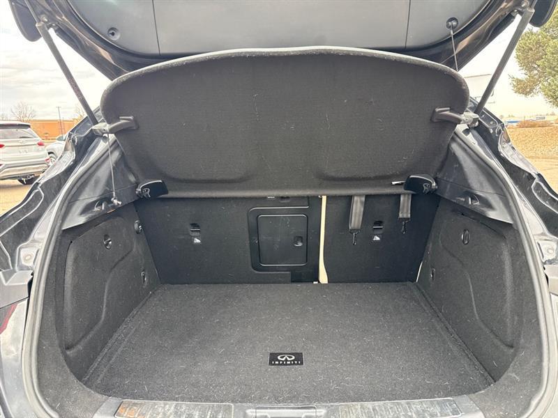 Infiniti QX30 Luxury AWD 2017