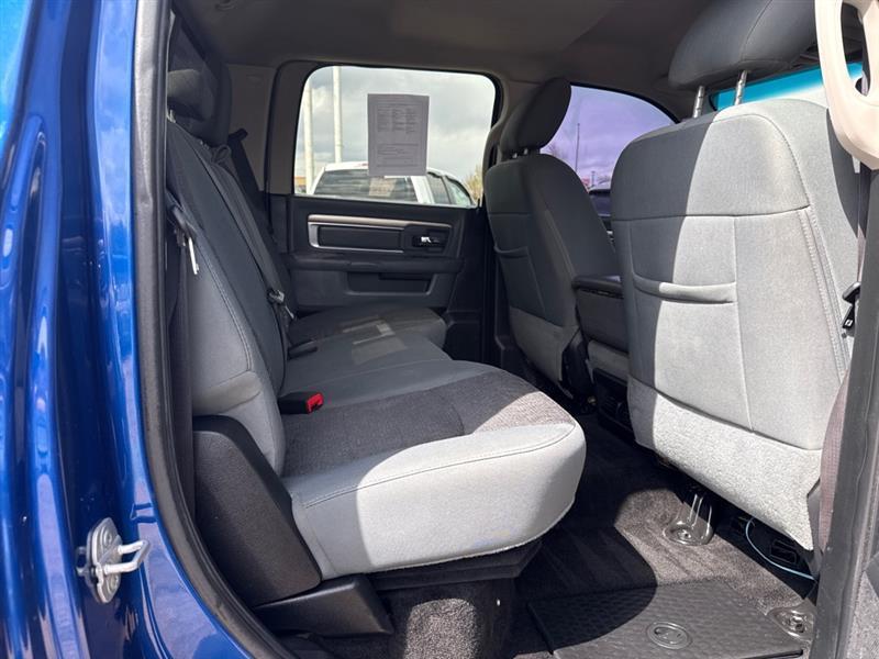 RAM 1500 SLT Crew Cab SWB 4WD 2015