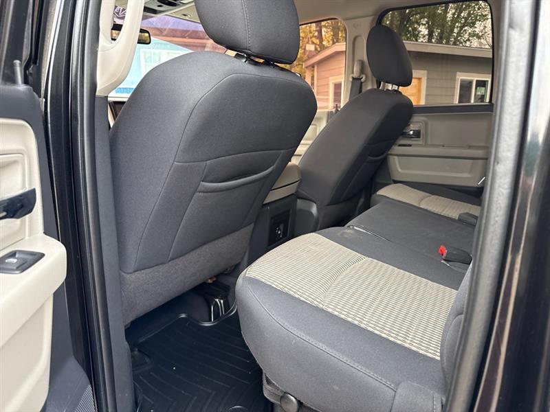 Dodge 1500 SLT Quad Cab 4WD 2011