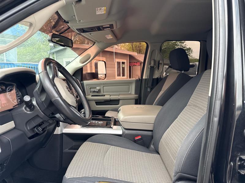 Dodge 1500 SLT Quad Cab 4WD 2011