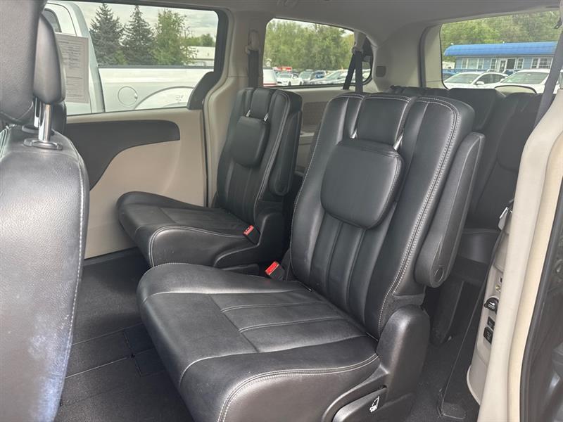 Chrysler Town & Country Touring 2013