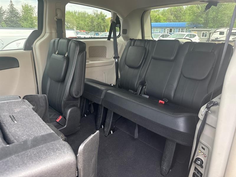 Chrysler Town & Country Touring 2013