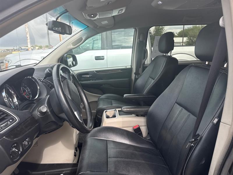 Chrysler Town & Country Touring 2013