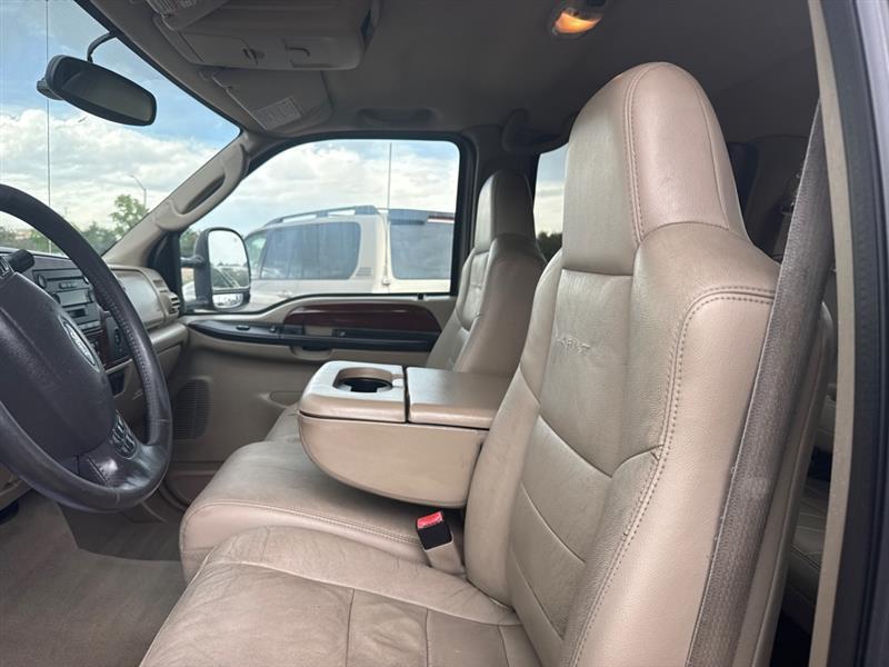 Ford F-250 SD XL Crew Cab 4WD 2005