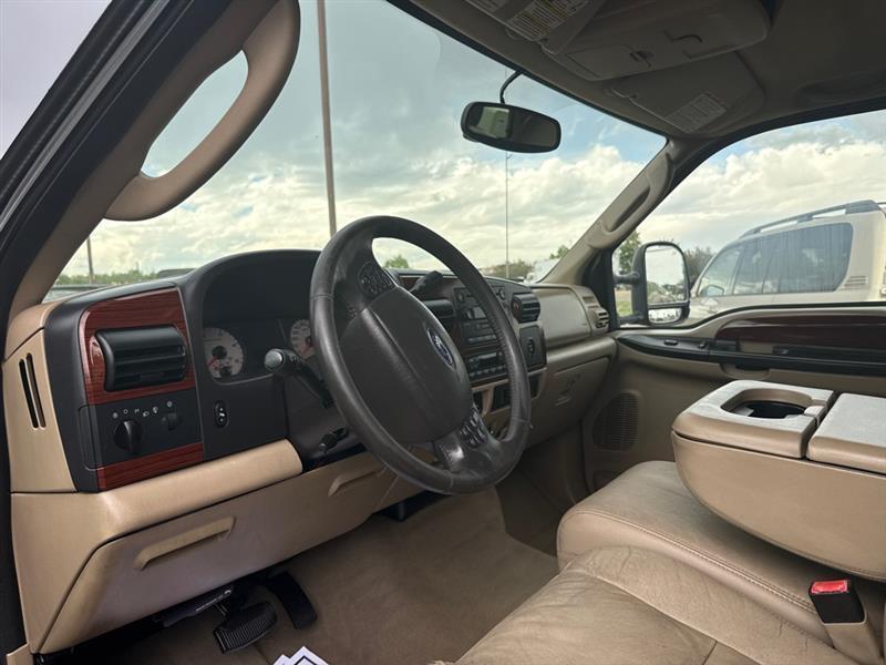 Ford F-250 SD XL Crew Cab 4WD 2005