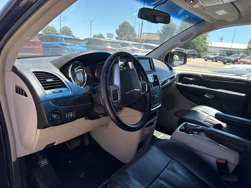 Chrysler Town & Country Touring 2014