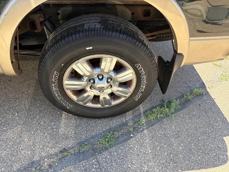 Ford F-150 4WD SuperCrew 139" Lariat 2012