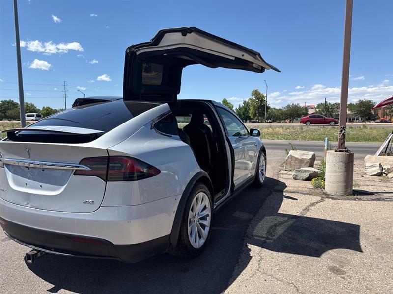 Tesla Model X 90D 2016