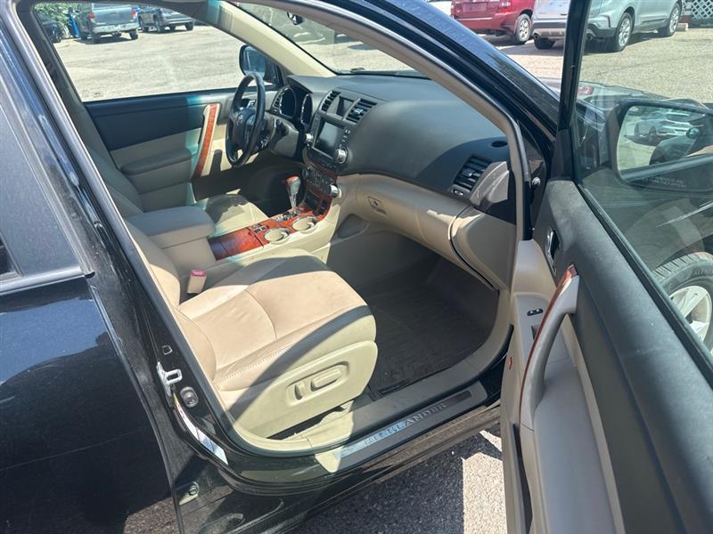 Toyota Highlander Limited 4WD 2010