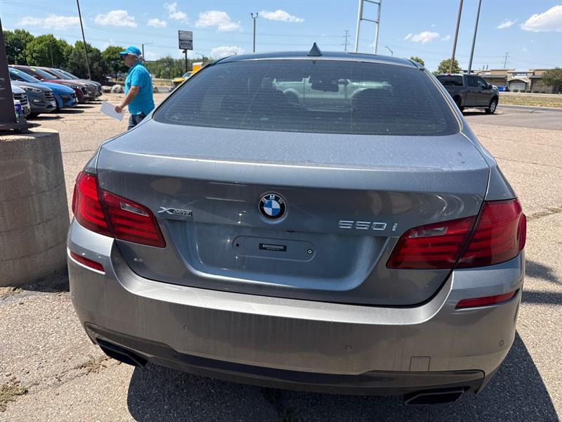 BMW 5-Series 550i xDrive 2013