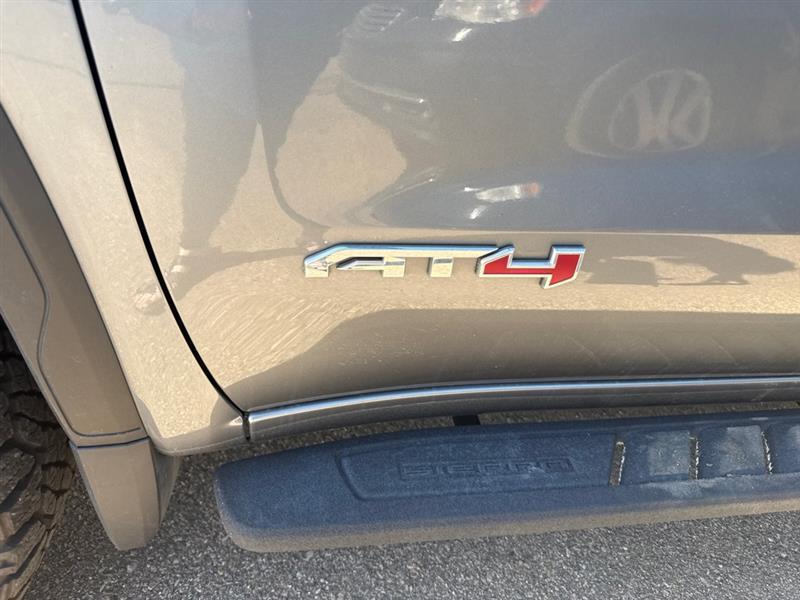 GMC Sierra 1500 Limited AT4 Crew Cab Long Box 4WD 2022