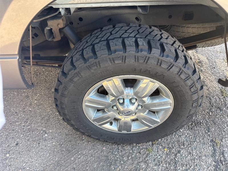 Ford F-150 XL SuperCrew 5.5-ft. Bed 4WD 2012