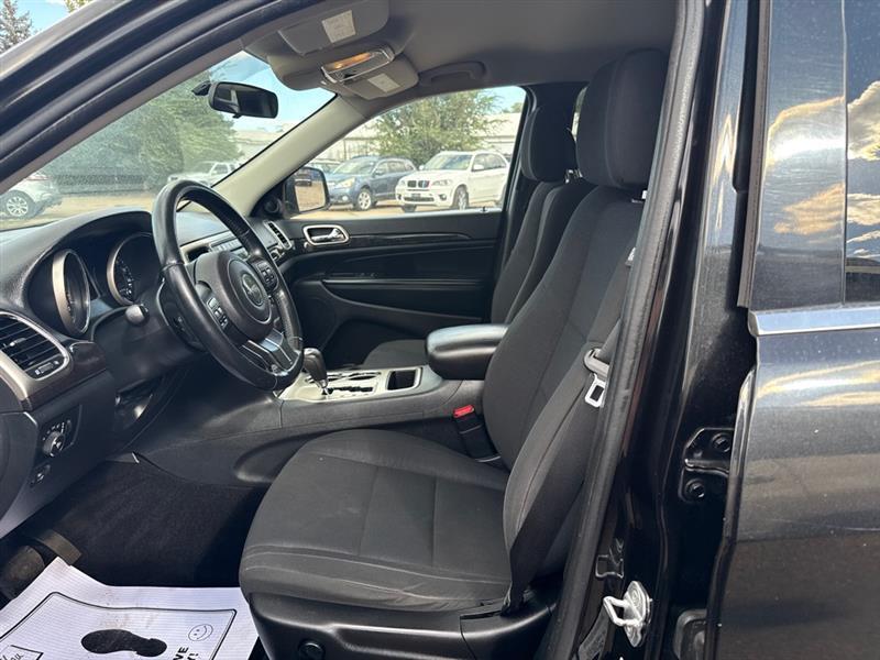 Jeep Grand Cherokee Laredo 4WD 2011