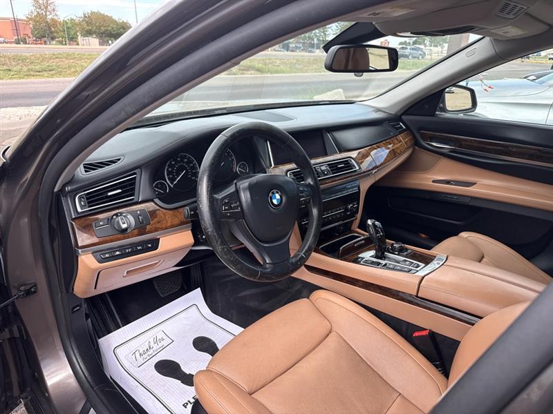 BMW 750Li xDrive  2013