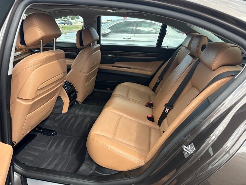 BMW 750Li xDrive  2013