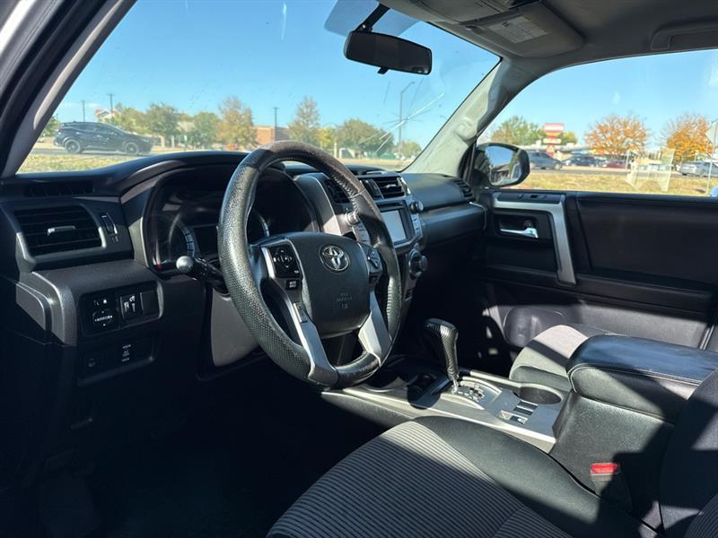 Toyota 4Runner photo 12