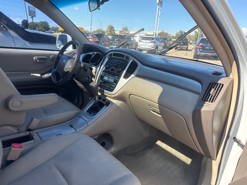 Toyota Highlander V6 2WD with 3rd-Row Seat 2007