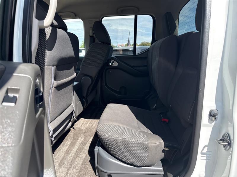 Nissan Frontier S Crew Cab 4WD 2013