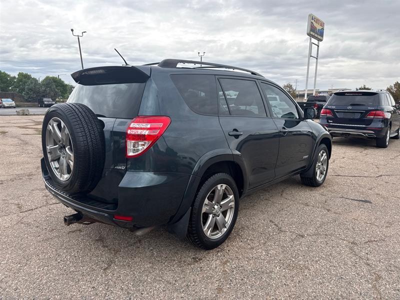 Toyota RAV4 photo 9