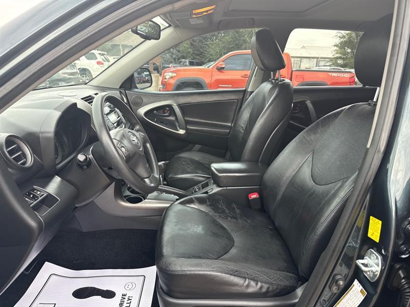 Toyota RAV4 photo 12