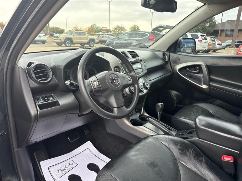 Toyota RAV4 photo 13