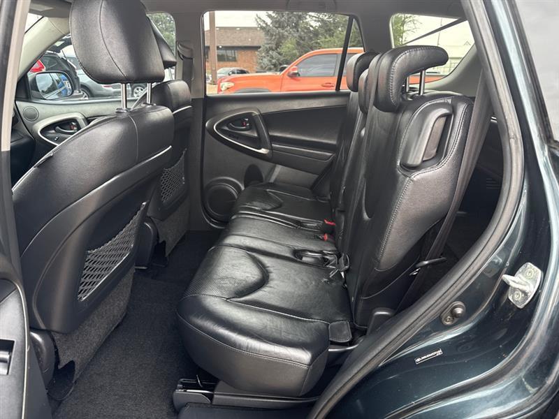 Toyota RAV4 photo 14