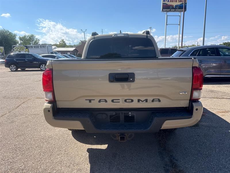 Toyota Tacoma photo 6