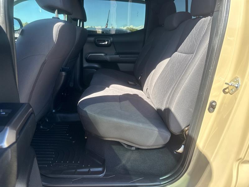 Toyota Tacoma photo 9