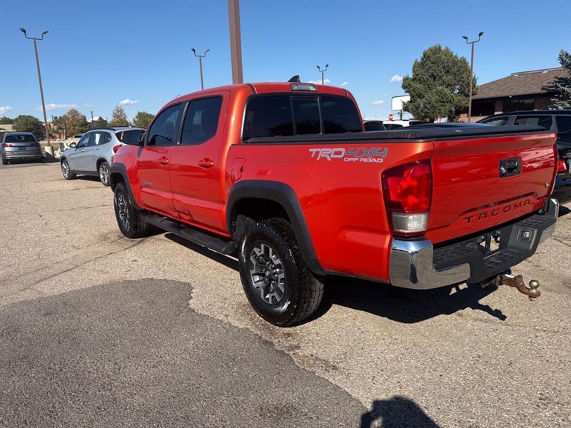 Toyota Tacoma photo 12