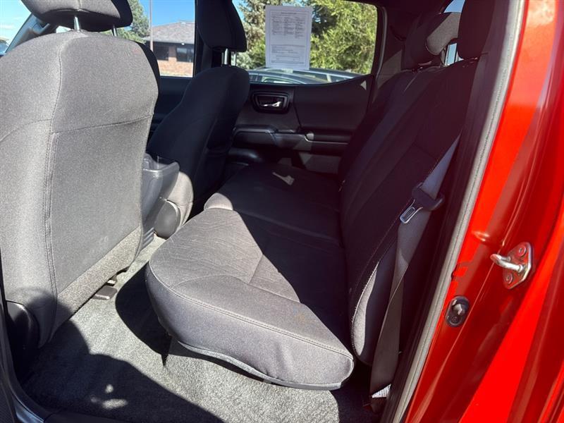 Toyota Tacoma photo 15