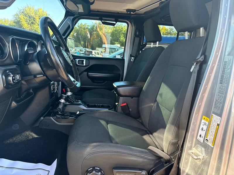 Jeep Gladiator photo 8