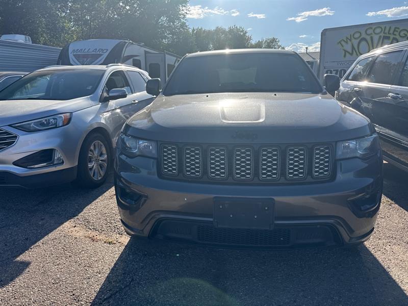 Jeep Grand Cherokee photo 3