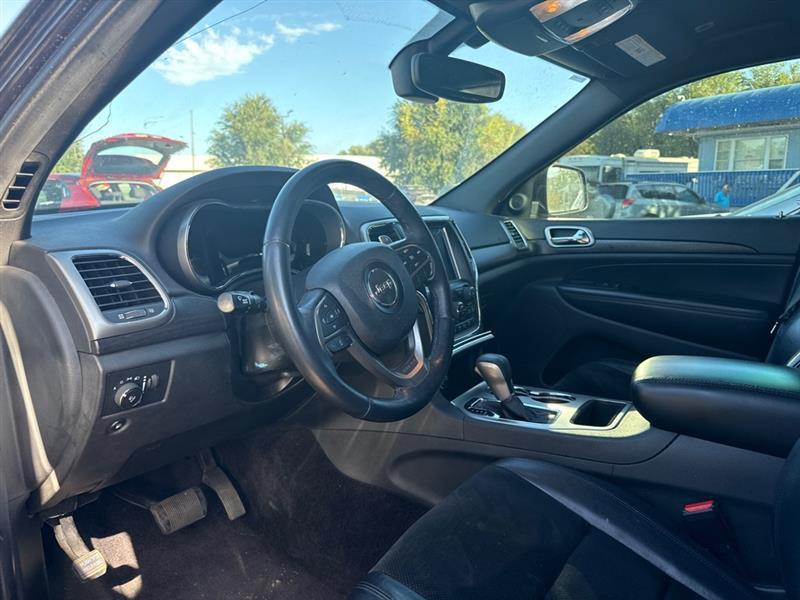 Jeep Grand Cherokee photo 8