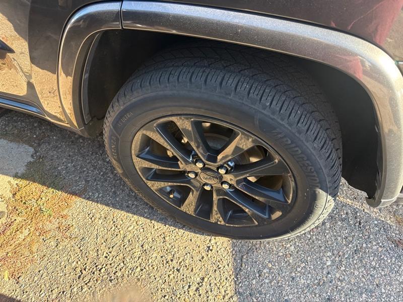 Jeep Grand Cherokee photo 9