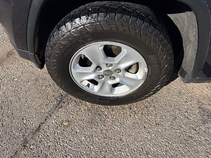 Jeep Grand Cherokee photo 14
