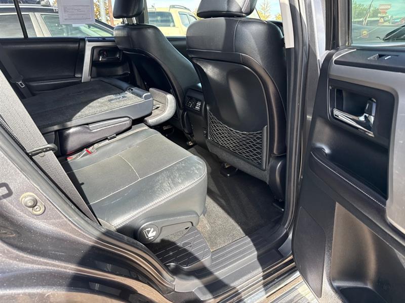 Toyota 4Runner SR5 4WD 2016