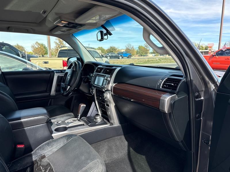 Toyota 4Runner SR5 4WD 2016